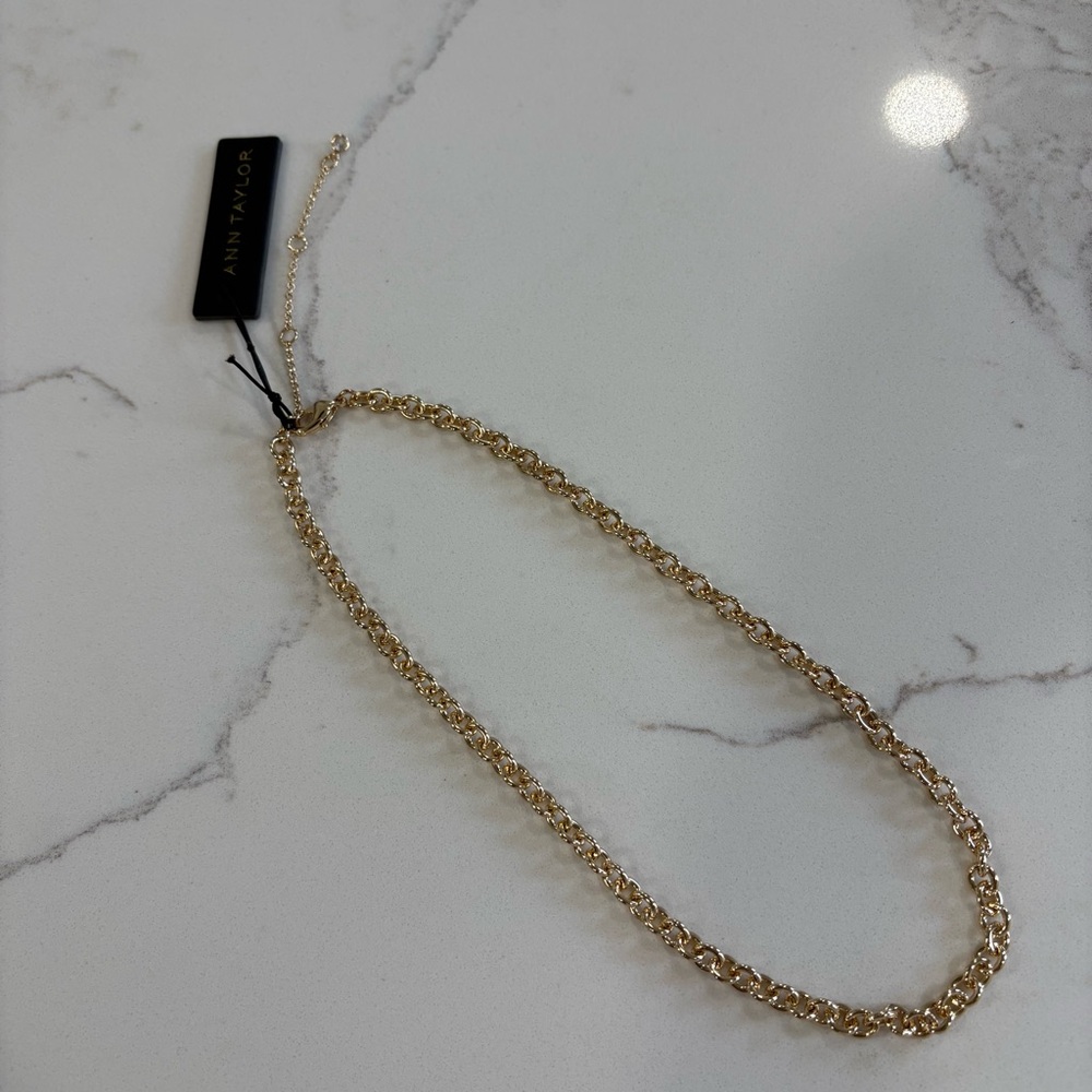 Ann Taylor Gold Chain Necklace - Picture 4 of 8